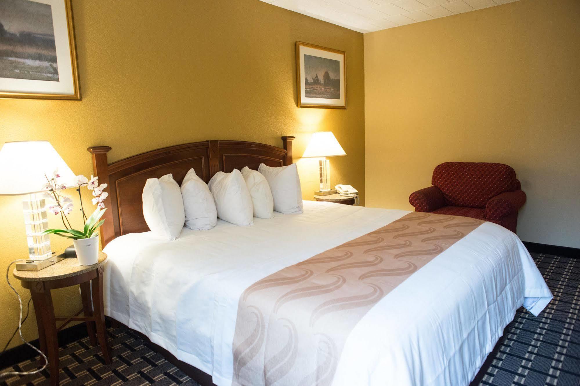 Quality Inn New Kensington Kültér fotó